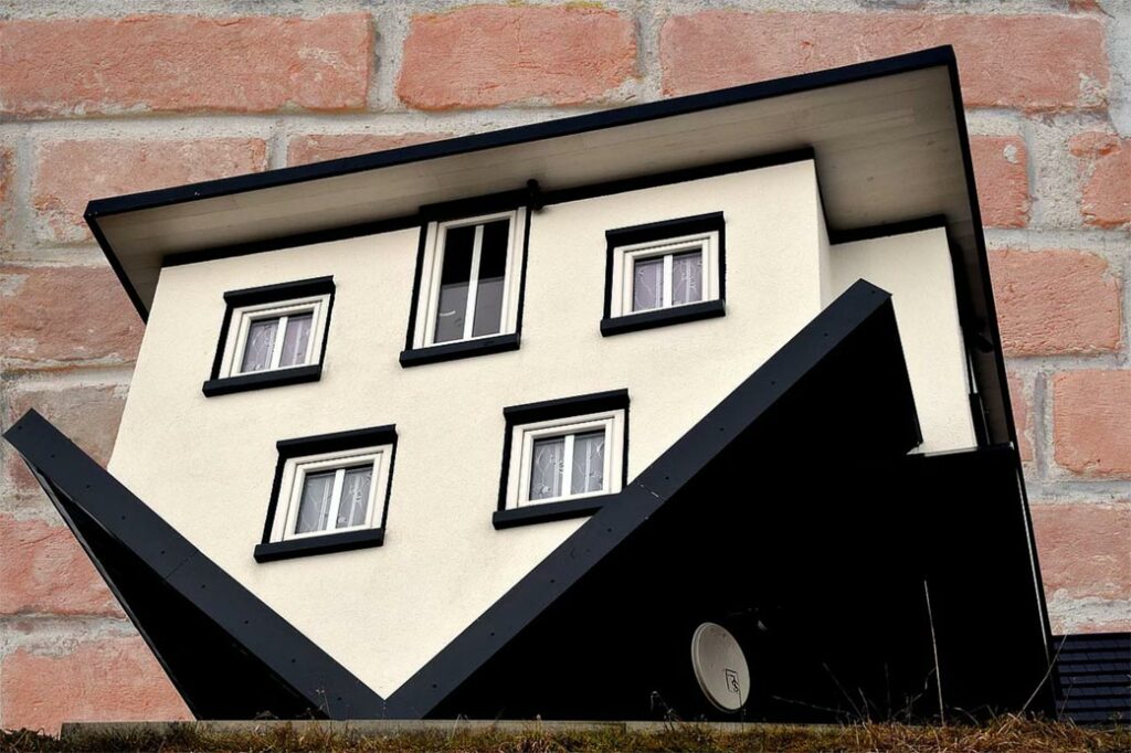 upside-down-house